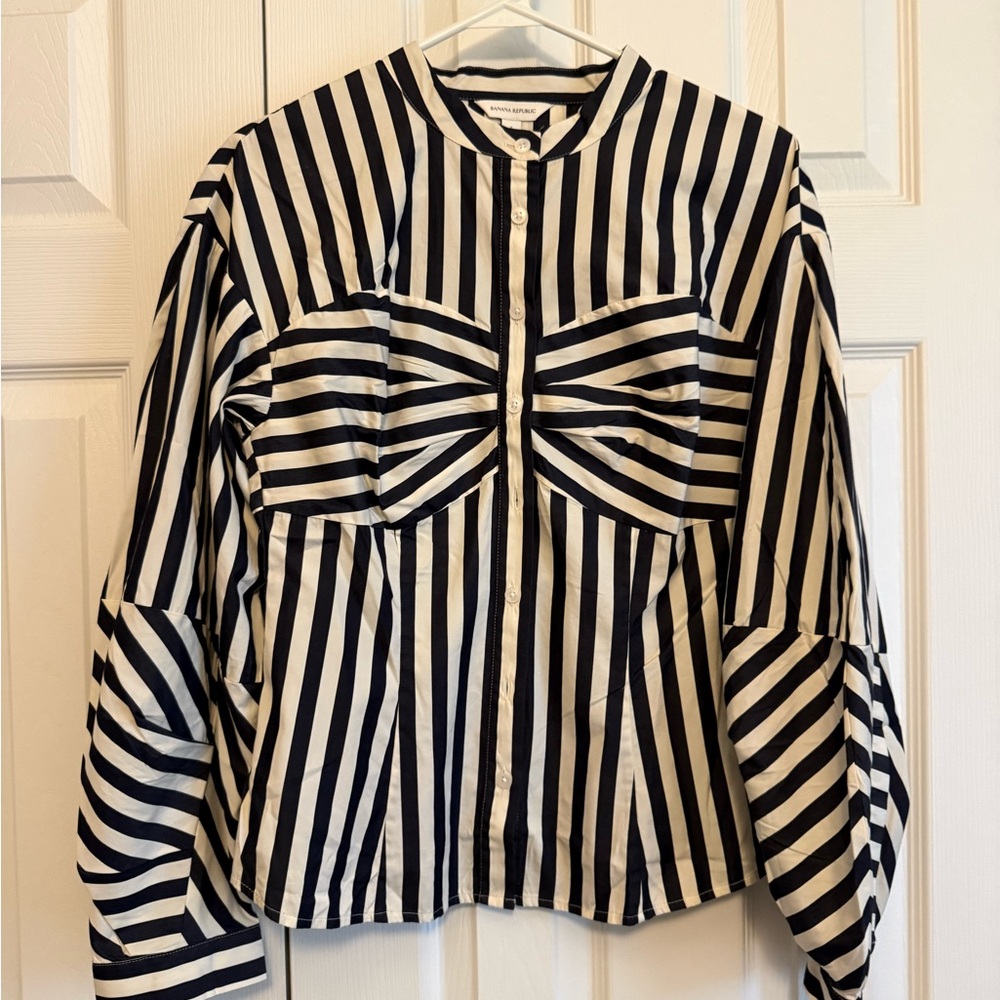 Banana Republic Cotton Poplin Navy and White Striped Button Down Shirt